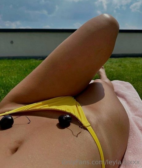 leyla luxxx onlyfans leaked nudes