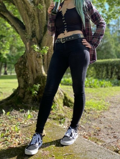 hollyhellfree onlyfans leaked tits