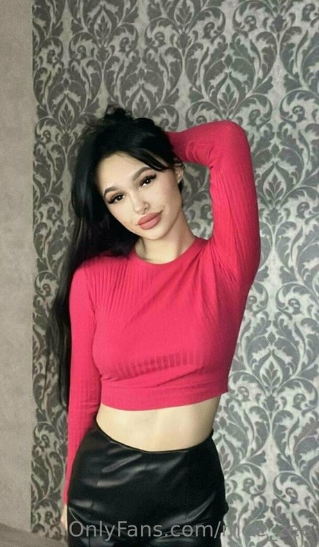 mee zee onlyfans topless