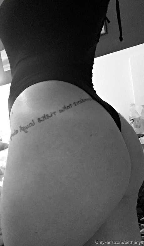 bethanykopeland onlyfans strip