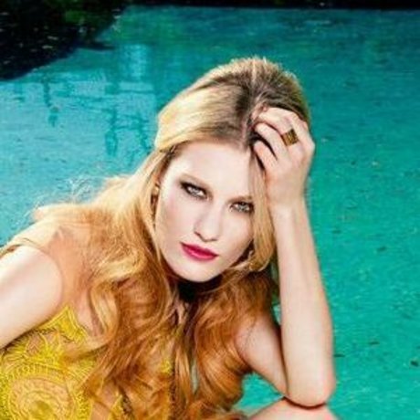 Ashley Hinshaw onlyfans fuck