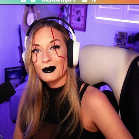 BasicWitGirl onlyfans strip