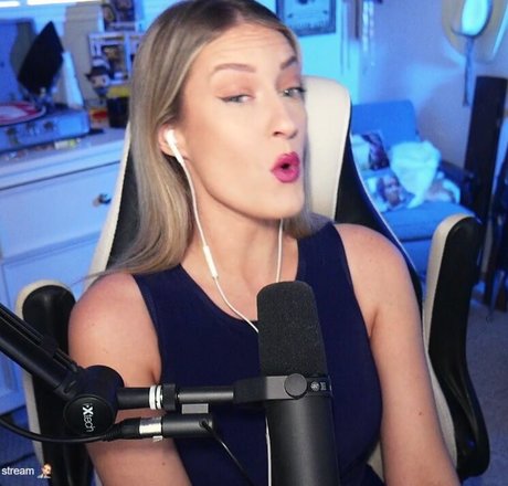 BasicWitGirl onlyfans leams