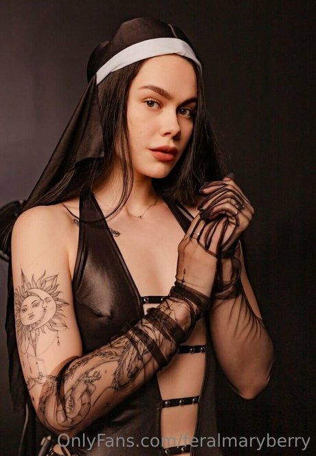 feralmaryberry onlyfans desnuda