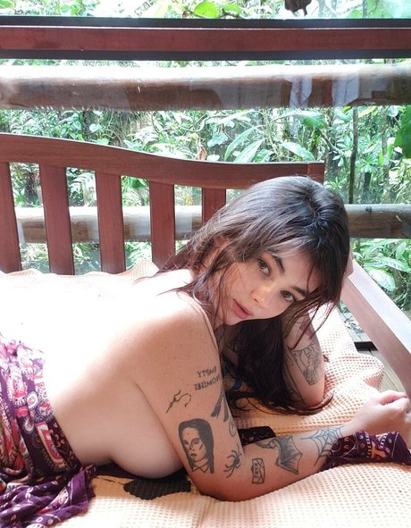 smoljessi nude onlyfans