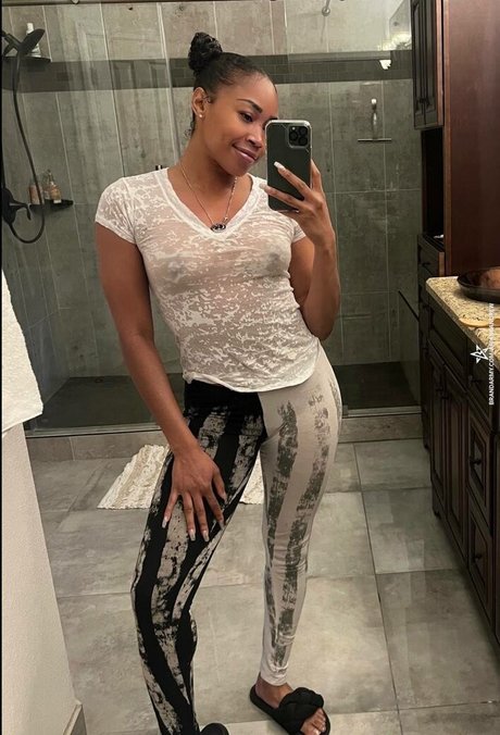 Ariane Andrew onlyfans nude leaked