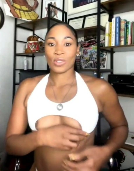 Ariane Andrew onlyfans sexy