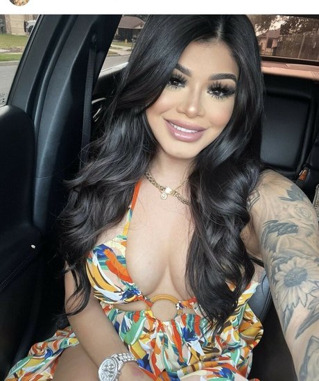 Daniela Chaverry onlyfans strip