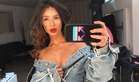 Emily Gomberg onlyfans desnuda