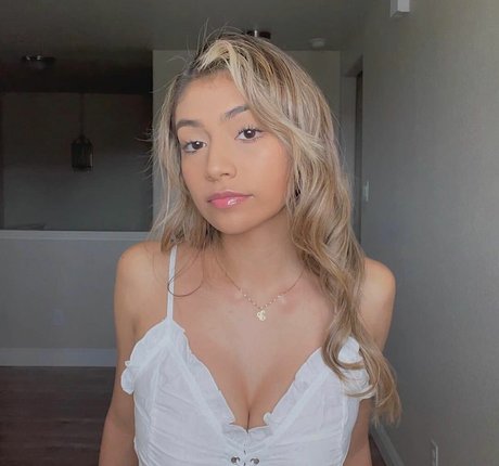 Justinee eeee onlyfans public photos