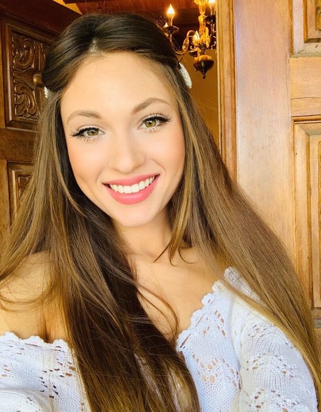 Annablossom onlyfans ass