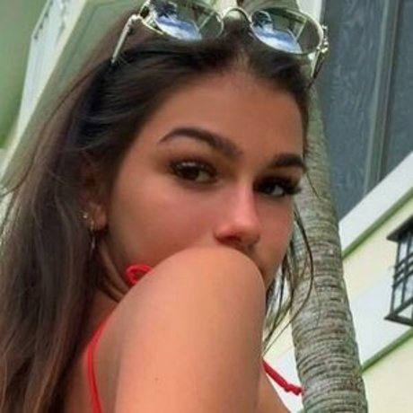 Julia Merekoulias feet onlyfans