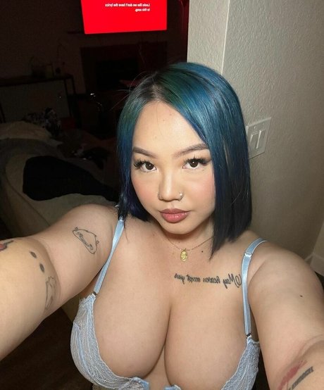 Valentine Thao strip onlyfans