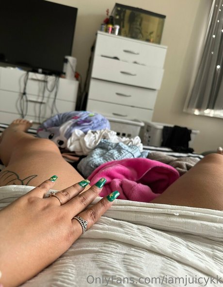 iamjuicykk onlyfans nudes porn