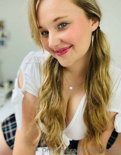 miasofiefree onlyfans striptease