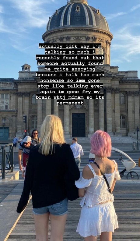 Arielle Maxine topless onlyfans