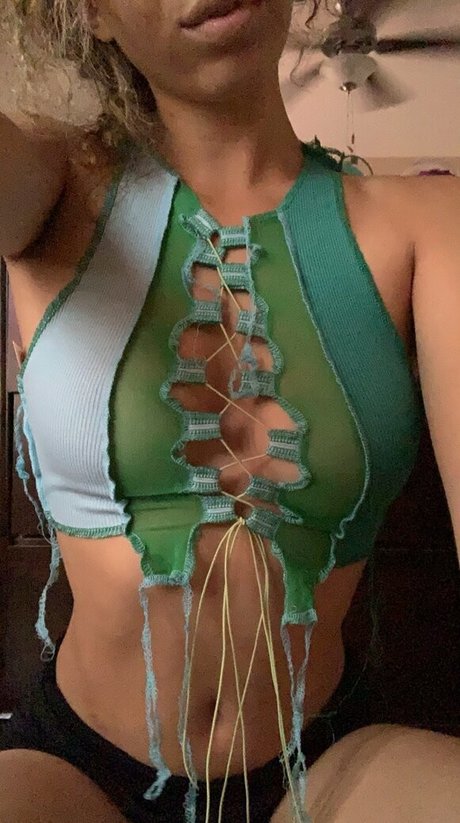 lolaqueencobra only fans pictures