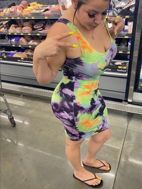 Bad Mom In Real Estate boobs onlyfans