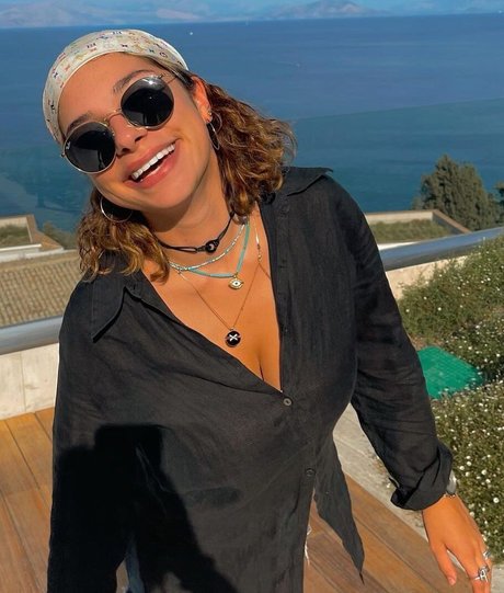 Emmy Tifrit onlyfans nude pics