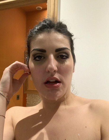 Laure Zecchi onlyfans leak free