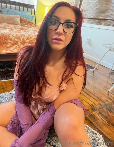Veda Scott onlyfans pictures
