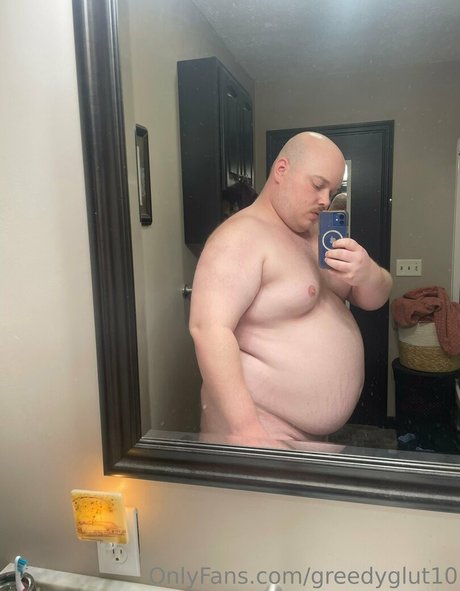 greedyglut10 nude onlyfans pics