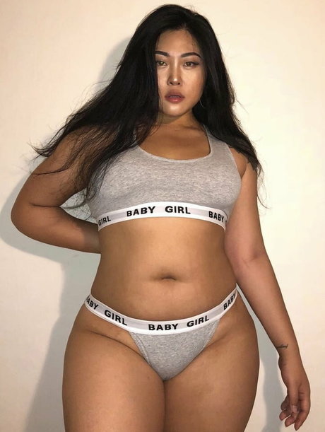 Jin Baek ass onlyfans