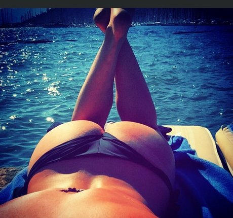 Gym Bunny x naked onlyfans pics