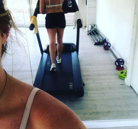 Gym Bunny x onlyfans nude