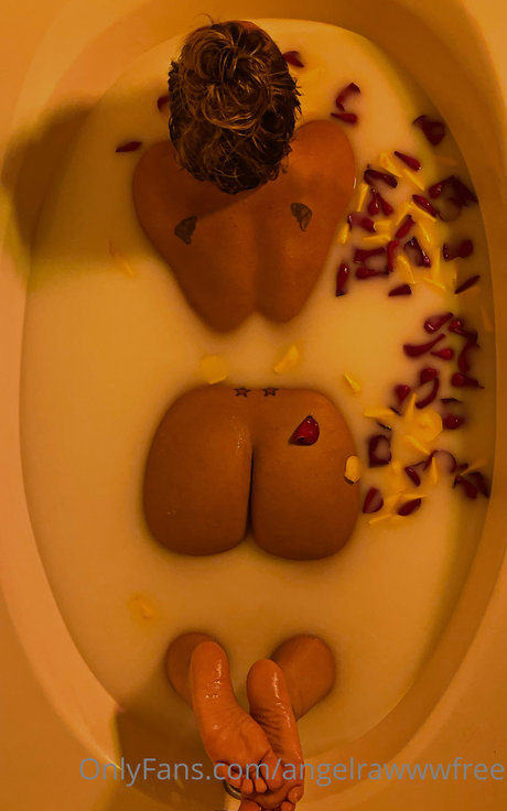 angelrawww nude onlyfans leaks