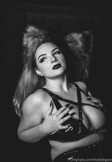 Lilith Jane onlyfans naked leak