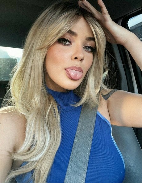 Serena Stone onlyfans model images