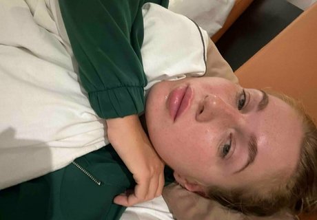 batty red hair nude only fans leaks