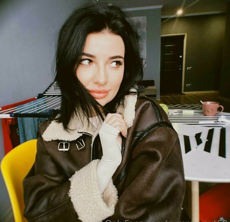 Yummy Nut onlyfans archive