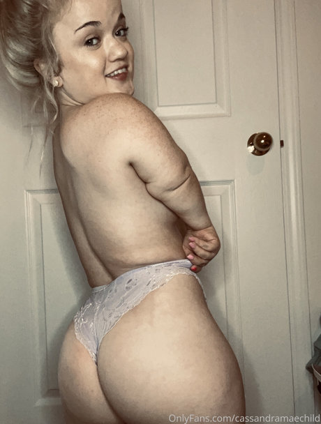 _Cassandra Mae Davis onlyfans leak free