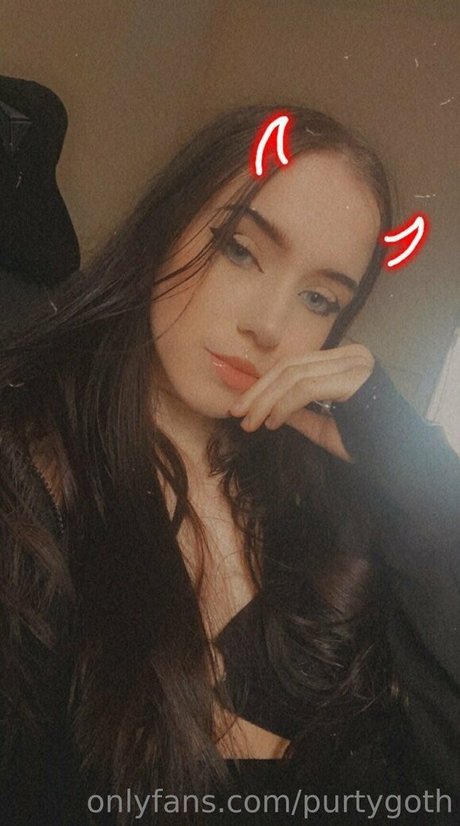 Purtygoth onlyfans free content