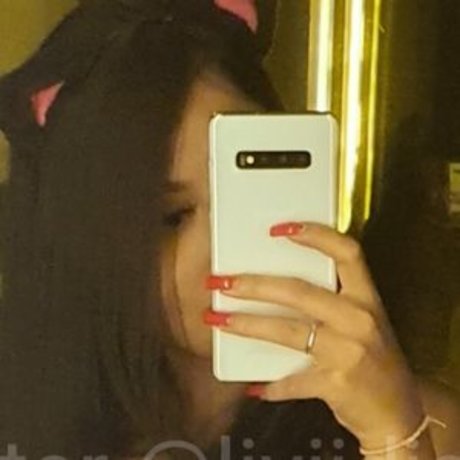 Livia Dias only fans leaks