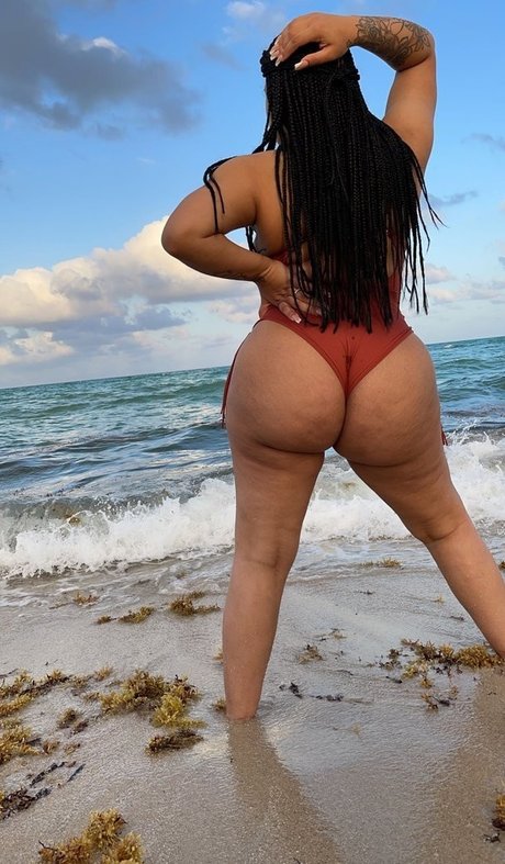 FineAssYonna xxx only fans