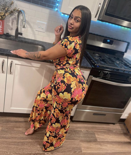 FineAssYonna onlyfans picture