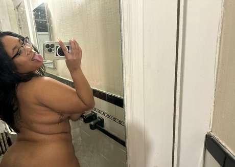 jucykitty onlyfans model photo