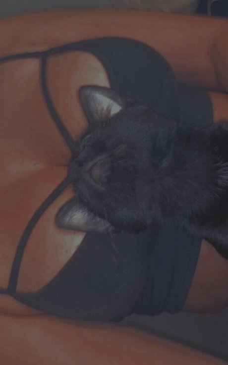 Theodora Moutinho onlyfans strip