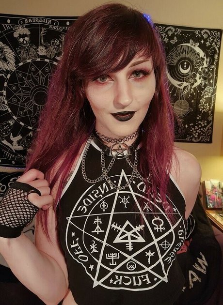 Sora Blackheart onlyfans photos