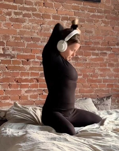 Victoria Koblenko onlyfans ass