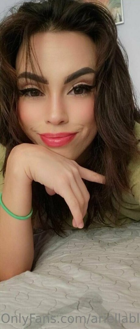 ariellabloom strip onlyfans