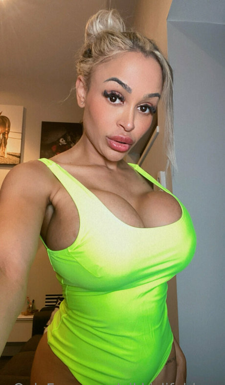 nikkislifeblogx nude onlyfans leak