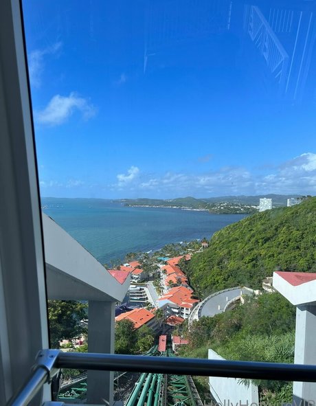 hollyhotwifevip tits onlyfans