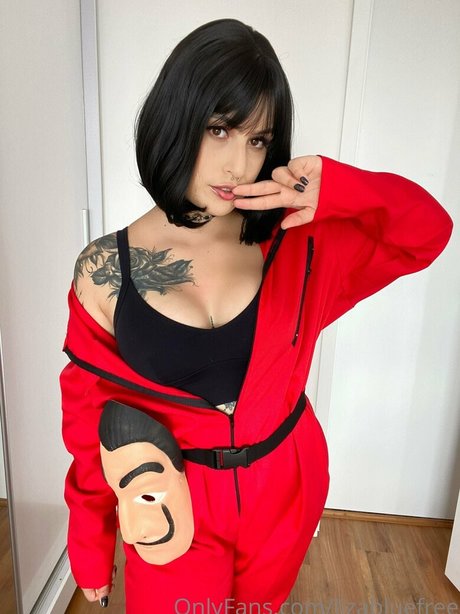 lizabluefree Profile pic