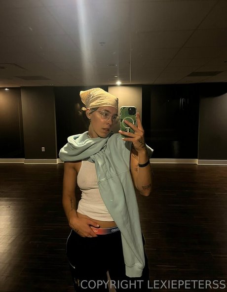 Lexiepeterss porn only fans