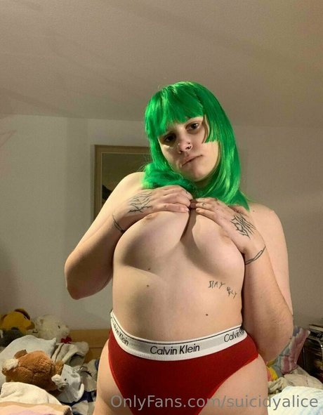 suicidyalice onlyfans sexy