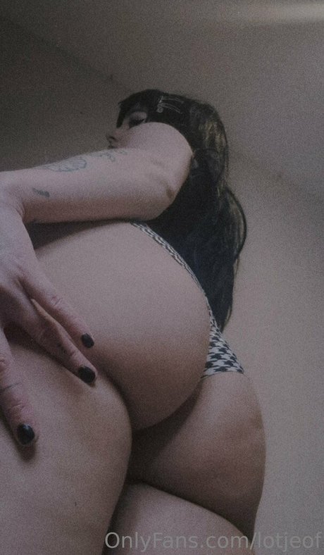 lotjeof only fans nudes